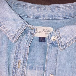 Womens Universal Thread denim button down shirt